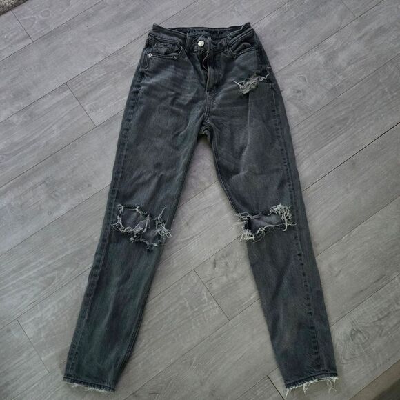American Eagle Black Distressed Mom Jeans Women’s Size 0 High Rise Ripped Knee - Picture 1 of 9